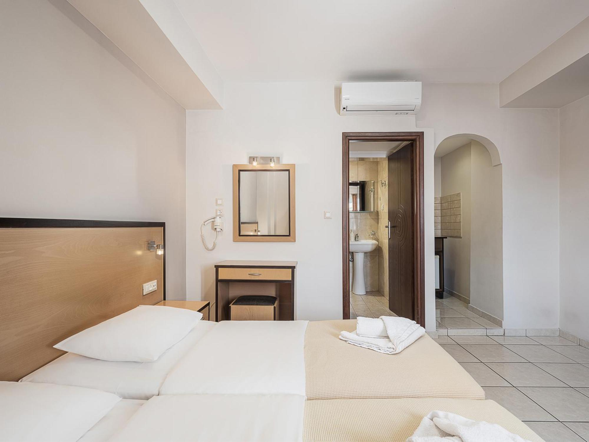Theofilos City Hotel Chania  ภายนอก รูปภาพ
