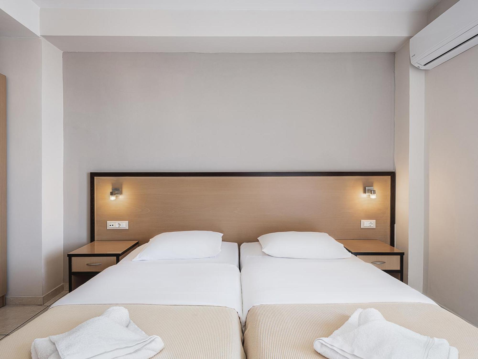 Theofilos City Hotel Chania  ภายนอก รูปภาพ